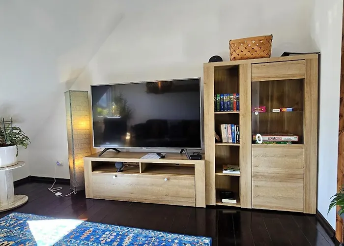 Stadt-Ferienwohnung Mit 55 M² Fuer 2 Erw. Personen Und Kind Bis 3 Jahren